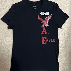American Eagle Men’s V-Neck!